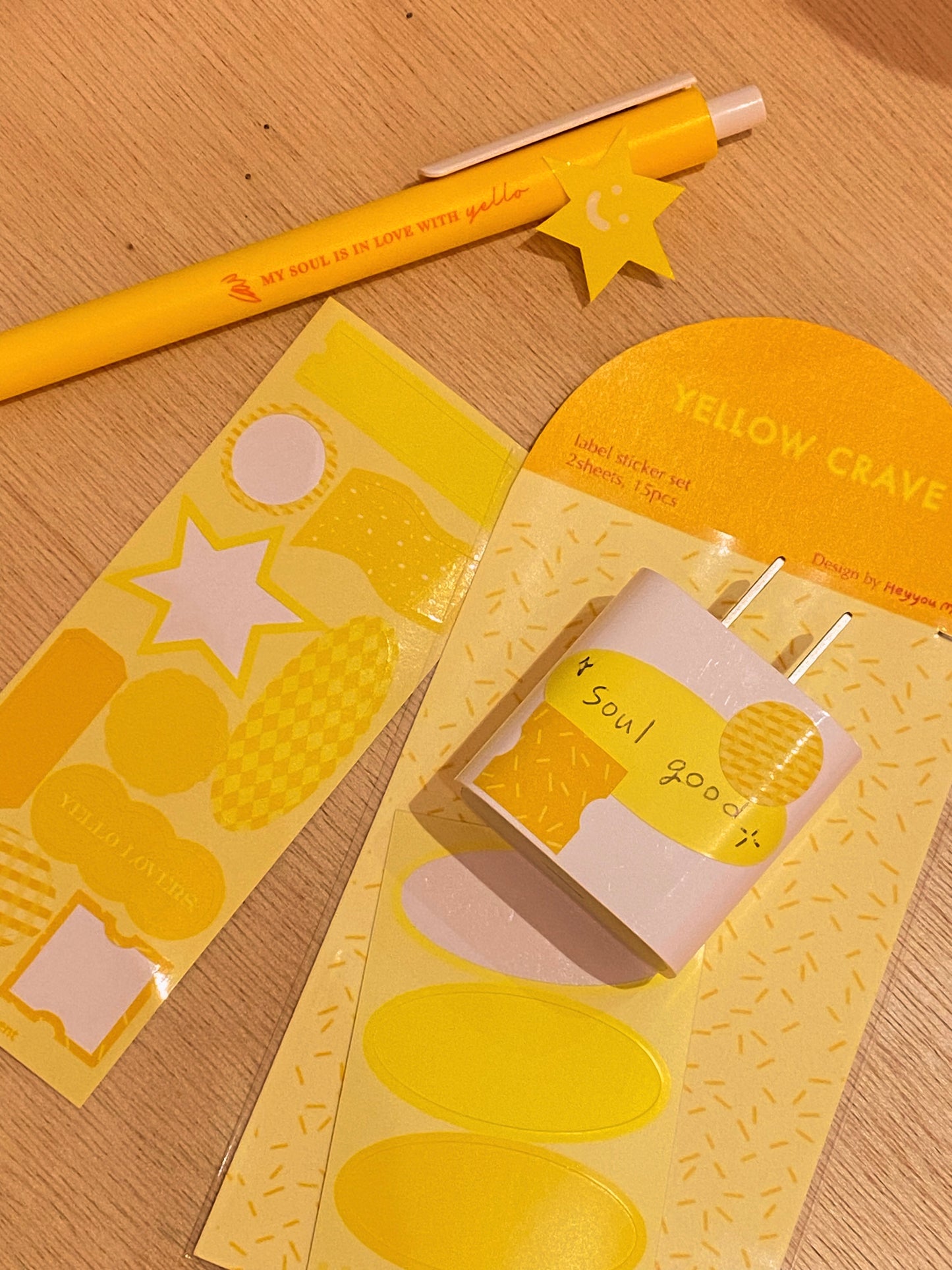 YELLOW CRAVE 防水貼紙 標籤貼紙
